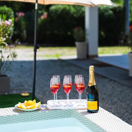 Lovely Cosy Villa, Jacuzzi, Nature Villa Camaiore