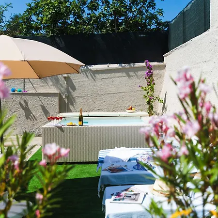 Villa Lovely Cosy Villa, Jacuzzi, Nature