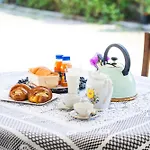 Вилла Lovely Cosy Villa, Jacuzzi, Nature Камайоре