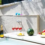 Вилла Lovely Cosy Villa, Jacuzzi, Nature Камайоре