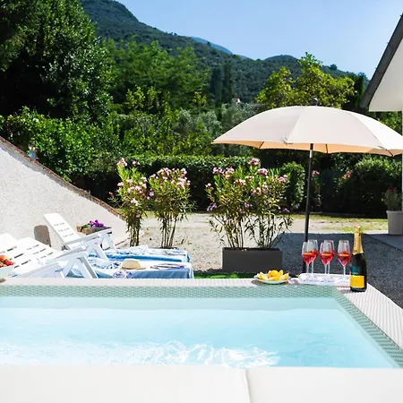 Lovely Cosy Villa, Jacuzzi, Nature Villa Camaiore