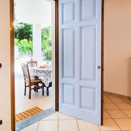 Lovely Cosy Villa, Jacuzzi, Nature Villa Camaiore