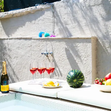 Villa Lovely Cosy Villa, Jacuzzi, Nature Camaiore